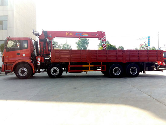 福田歐曼前四后八隨車(chē)吊