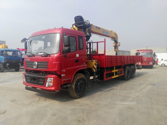 東風(fēng)新款后雙橋隨車(chē)