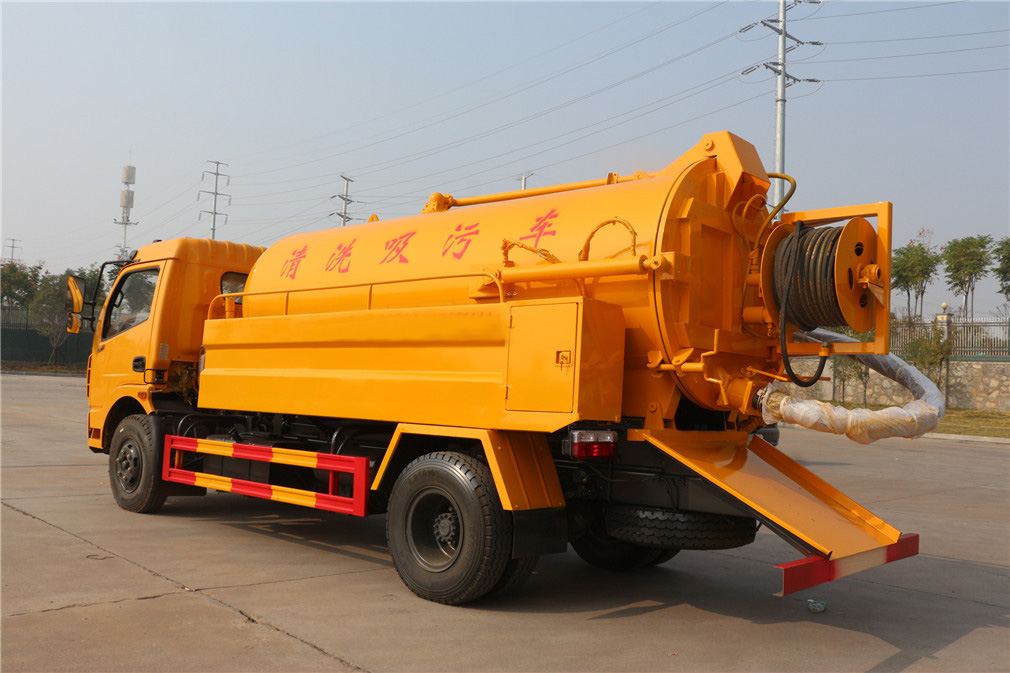 東風大多利卡清洗吸污車