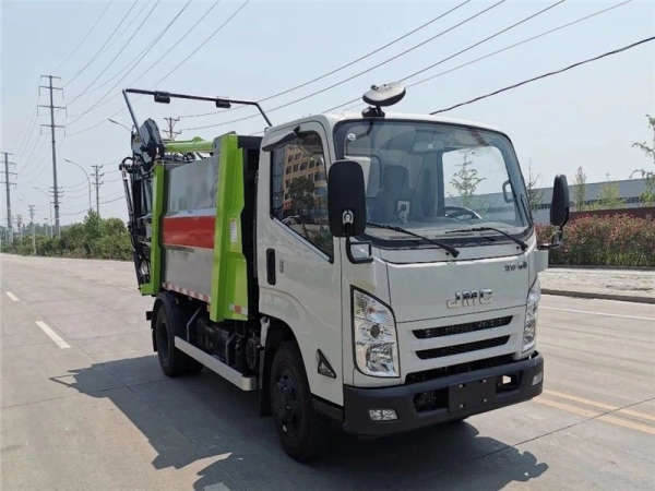 3噸 （7m3）無(wú)泄漏壓縮式垃圾車